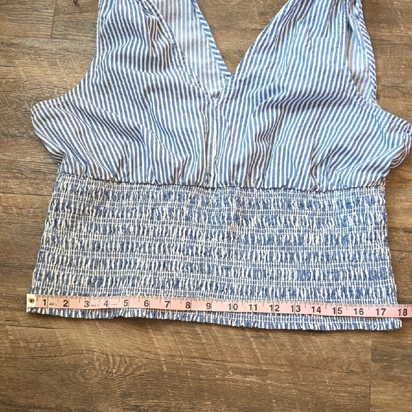 Old Navy Fitted Blue and White Striped Smocked Tie Shoulder Blouse Size Large - Picture 10 of 11